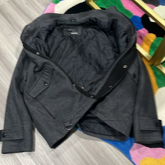 Gently used winter coat for men 100% authentic very warm and fancy - Picture 6 of 11